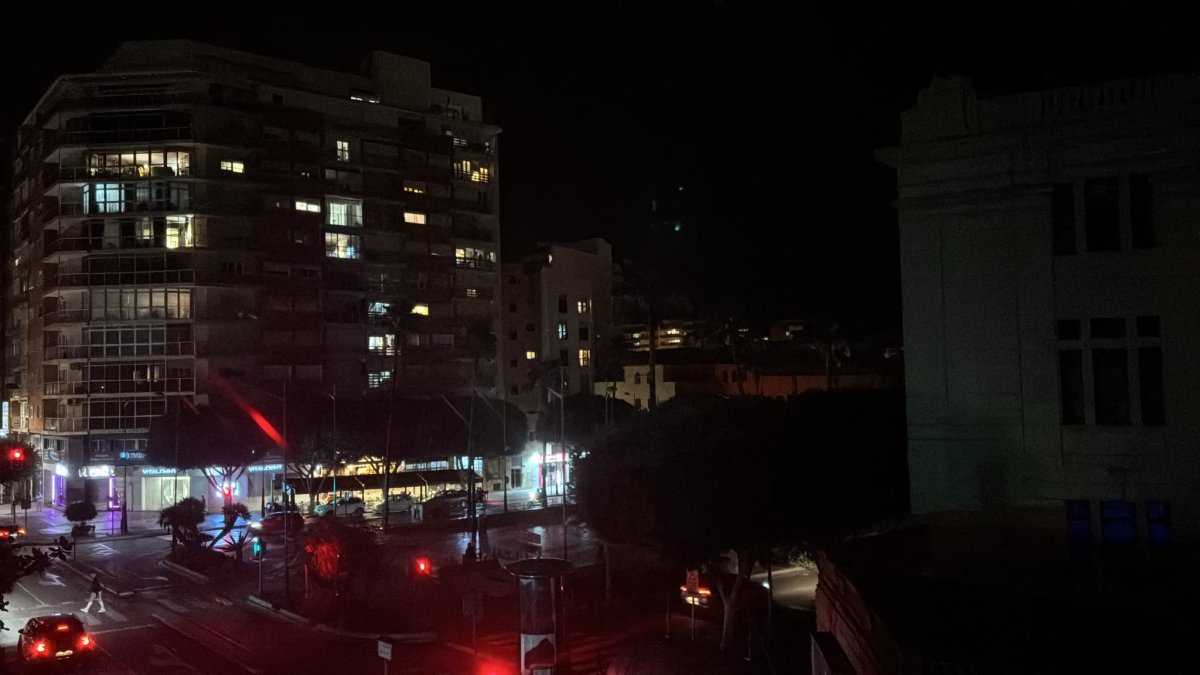 Imagen de la Rambla a oscuras este domingo