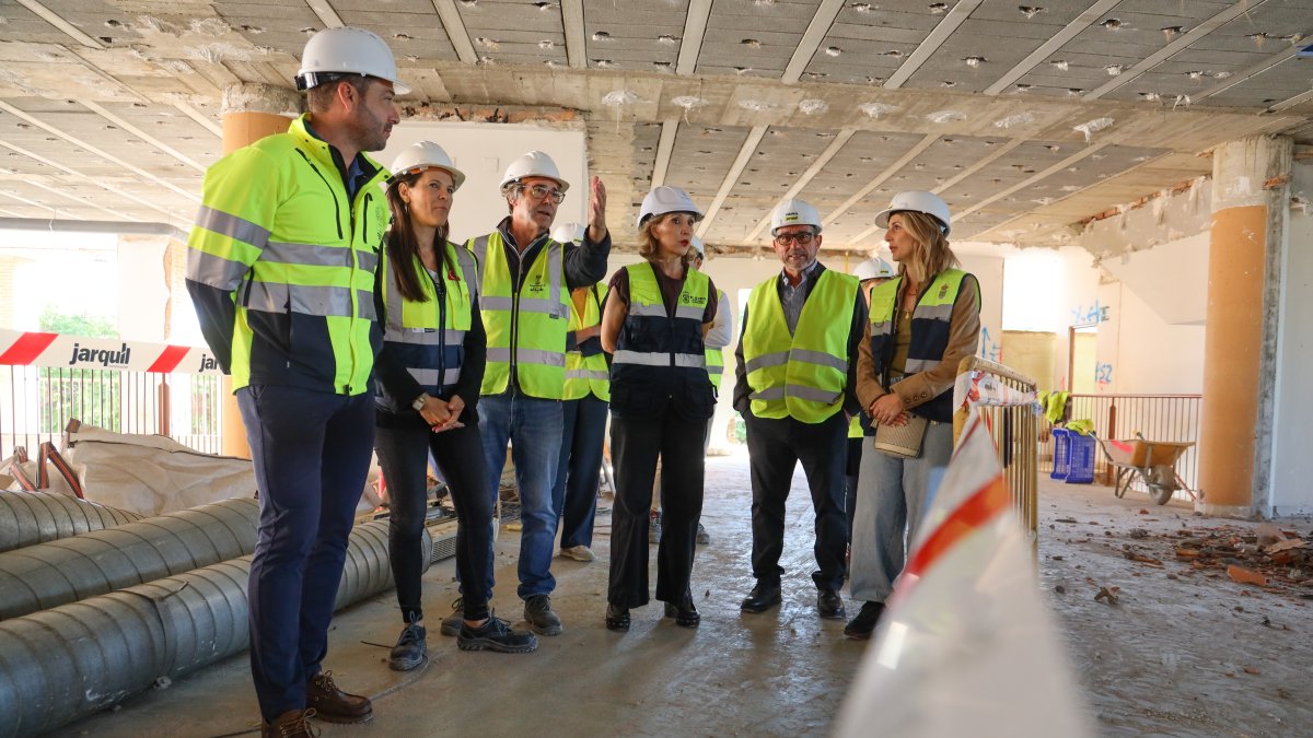 Visita a las obras de la nueva biblioteca.