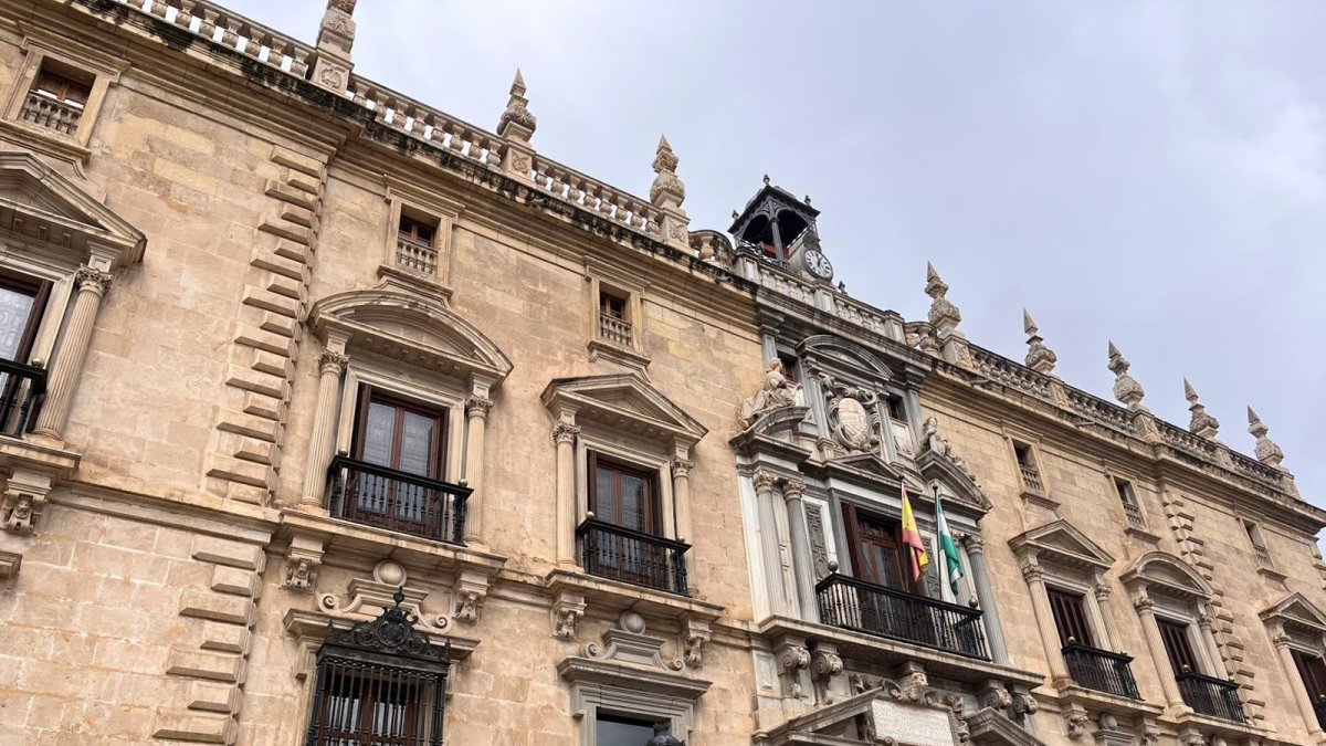 Fachada de la sede del TSJA en Granada.