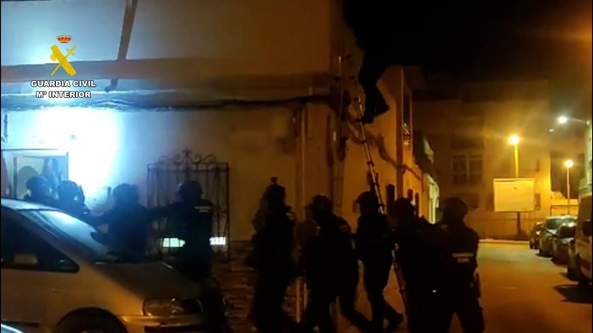 Operativo de la Guardia Civil que ha dejado siete personas detenidas.