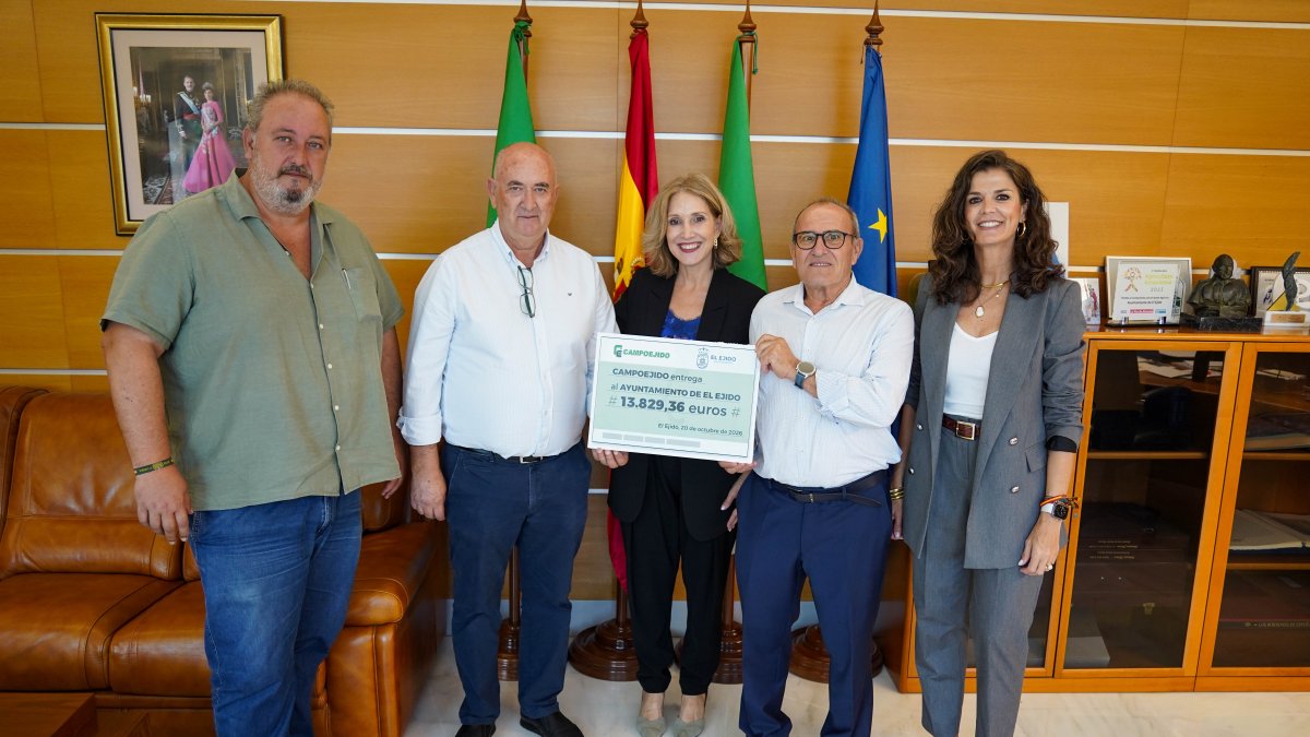 Julia Ibáñez ha agradecido la implicación de Campoejido con las políticas sociales y su compromiso con la mejora de la calidad de vida de los ejidenses