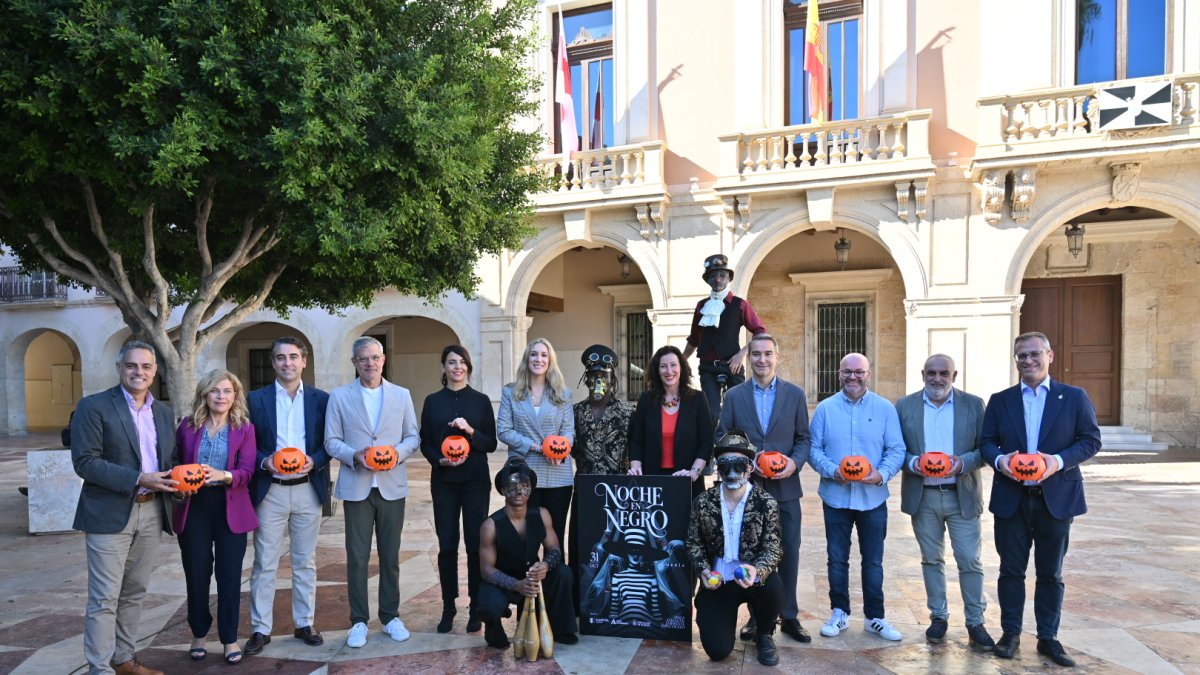 Presentación de la Noche en Negro.
