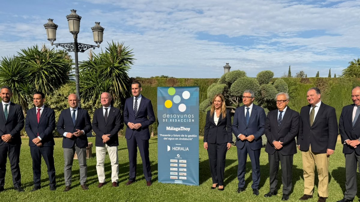 El presidente de la Diputación de Almería, José Antonio García, ha participado en el desayuno 'Presente y futuro de la gestión del agua en Andalucía'