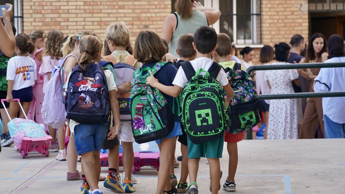 Los alumnos de Almería tendrán un puente de cuatro días que no todos los padres podrán disfrutar.