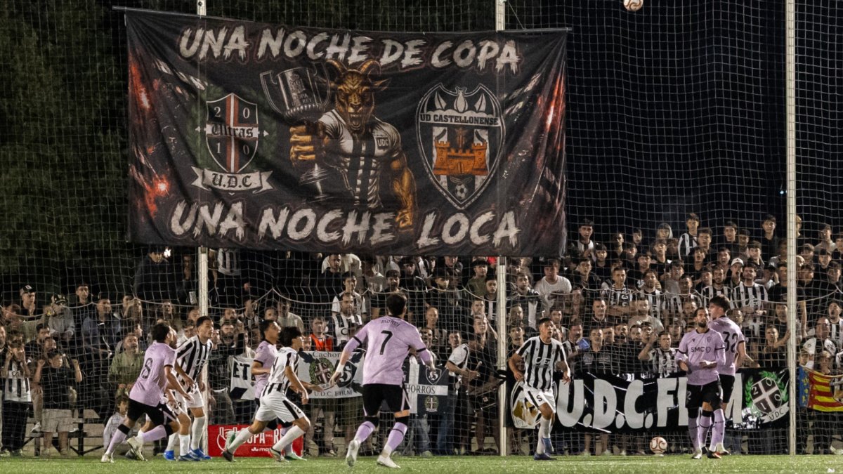 El 'Eliseo Pla Ramírez' fue una bombonera y el Castellonense estuvo a punto de eliminar al Almería en la primera ronda de la Copa del Rey.