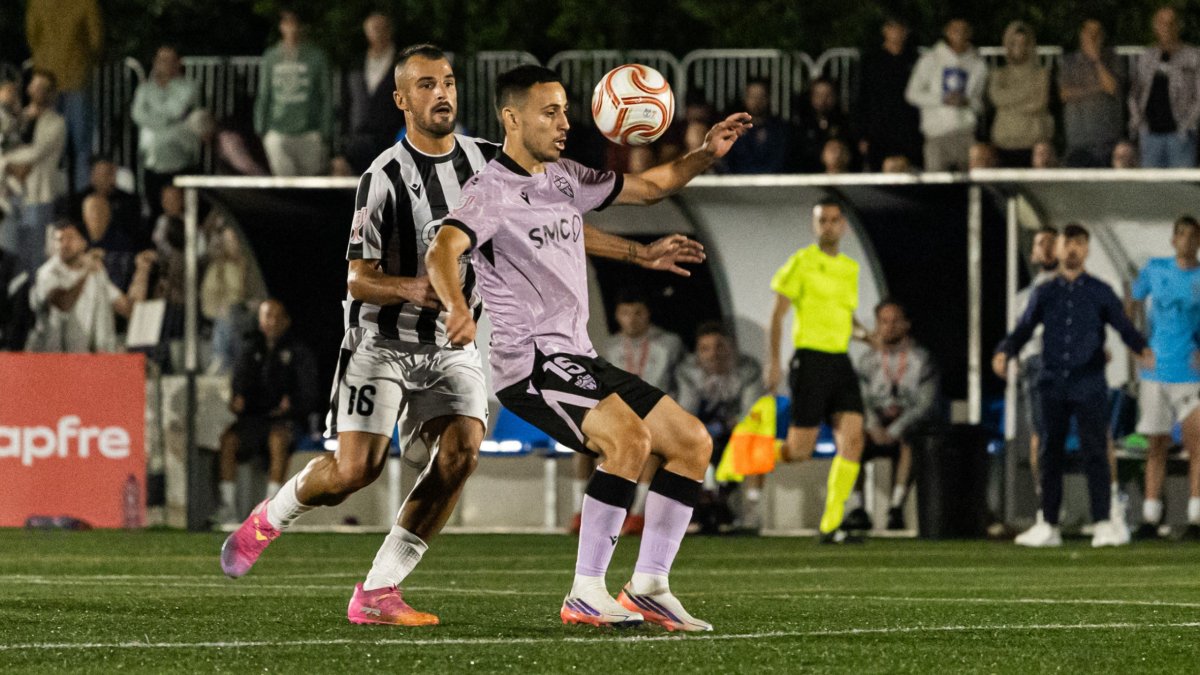 Leonardo Lelo jugó en el centro del campo contra el Castellonense, algo ya habitual con García Pimienta.