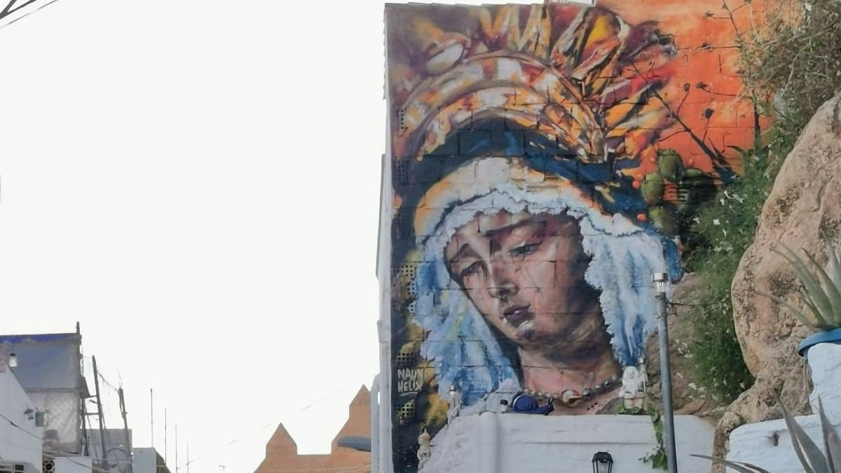 Mural de la imagen de la Soledad, a escasos metros de la muralla de Jairán, en el Cerro de San Cristóbal.