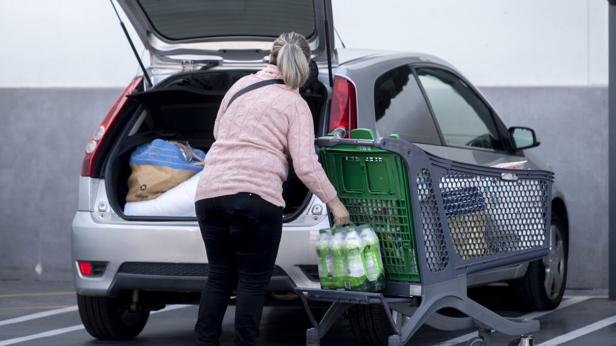 ¿Qué supermercados abren el próximo festivo en Almería? Alberto Ortega - Europa Press - Archivo