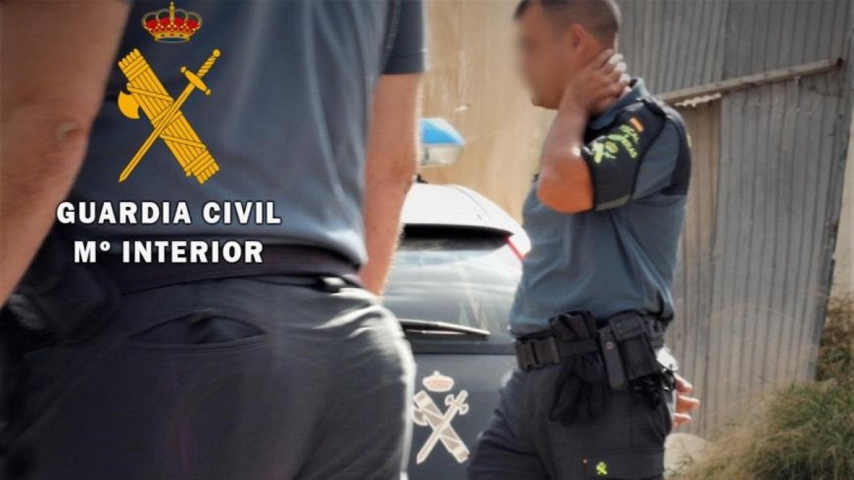 Archivo - Agentes de la Guardia Civil en una imagen de archivo.