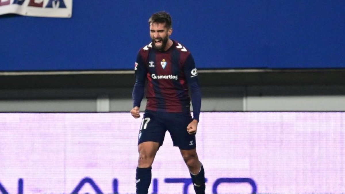 Pejiño y sus goles al Almería: la pasada temporada con Las Palmas y esta con el Eibar