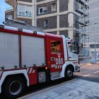 Camión de bomberos en calle Costa del Sol de Almería.