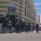 Los migrantes volveron al hotel tras dialogar con los agentes de la Guardia Civil