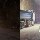 Dos imágenes del interior del túnel del soterramiento de Almería.
