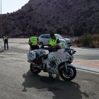 Guardia Civil de Tráfico preparan los controles en Bayyana.