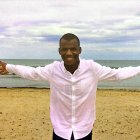 Ismael Diallo, 'Cami', en la playa de El Zapillo, en Almería.