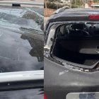 Uno de los vehículos, destrozado tras caerse un andamio.
