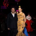 Antonio González presentando su colección en una de las pasarelas de moda flamenca más influyentes del mundo.