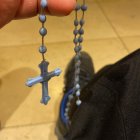 Los almerienses rezando por la paz en el sótano del hotel de Jerusalén.