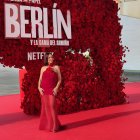 La escritora almeriense Estefanía Ruiz en la alfombra roja de la última premier de Netflix.