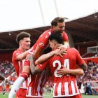 El gol del Almería liberaba toda la tensión porque el equipo pasaba de la séptima a la tercera posición de golpe.