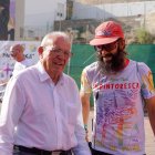 El alcalde de Vícar junto a 'Tractormman', el impulsor de la prueba.