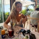 La actriz británica Emily Atack, durante una reciente visita a Mójacar.