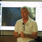 Fernández Borbalán, en su tierra, Almería, para hablar de las nuevas normas que han llegado al fútbol español.