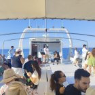 La banda Radio Crooner, sobre el catamarán Estrella Fugaz.