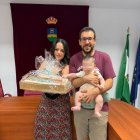Castro de Filabres recibe con los abrazos abiertos a su nuevo vecino