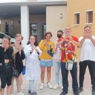 La doctora Gema Esteban, en el centro, con bata blanca, en el centro de salud de La Cañada, donde el jueves se celebrará el acto.