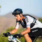 Luis León Sánchez, imparable por Sierra Cabrera para ganar la primera etapa de la Škoda Titan Desert Almería.
