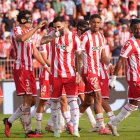 Imparables en la segunda parte, los futbolistas del Almería brillaron para conquistar la sexta victoria consecutiva y sumar 21 puntos.
