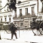 La Plaza de Manuel Pérez y al fondo la primitiva Tijera de oro durante la gran nevada que cayó en febrero de 1935.