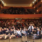 Los Vinilos, Brasi y la Guardia de Dios junto al presentador de la gala, Alfredo Casas, periodista de LA VOZ y Cadena SER.