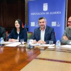 Diputados socialistas en la rueda de prensa de ayer.