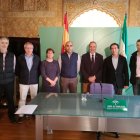 Los miembros de la delegación en la presentación del balance.