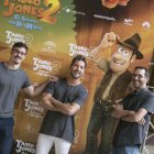 Bisbal en el photocall de la presentación de Tadeo Jones 2, junto a los directores del filme.