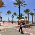 El acceso al Paseo Marítimo  desde la calle San Miguel, a la altura del Parque de las Almadrabillas, es uno de los lugares que se están estudiando.