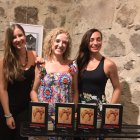 Marina Hernández, Mar de los Ríos y Leticia Valle, en la puesta de largo del proyecto este verano en Carboneras.