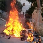 Contenedor ardiendo en Adra.