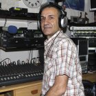 Francisco Montoya es la voz de las mañanas del barrio de Pescadería, de la Plaza de Pavía y de San Antón.