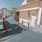 Pasarela que une la calle Ancla con la calle Juan Goytisolo cruzando la Avenida del Mar.