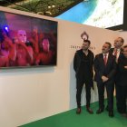 Presentación en el stand de Costa de Almería del vídeo promocional de año.