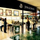 Un establecimiento de Joya&Diseño en un centro comercial.