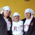 Mari Carmen junto a dos compañeras.