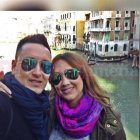 El futbolista fallecido, José Ángel Sánchez junto a su novia.