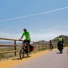 La Vía Verde es un antiguo trazado ferroviario que hoy se ha convertido en uno de los itinerarios más auténticos por el interior almeriense.