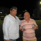 El presidente, Pepe Cortés, con otro mito de Las Chocillas, Pepe Rojas.