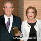 Guillermo Blanes, junto a su esposa, en diciembre cuando recibió el premio de LA VOZ
