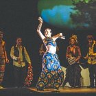 La compañía llevó a cabo un intercambio artístico con músicos y bailarines africanos.
